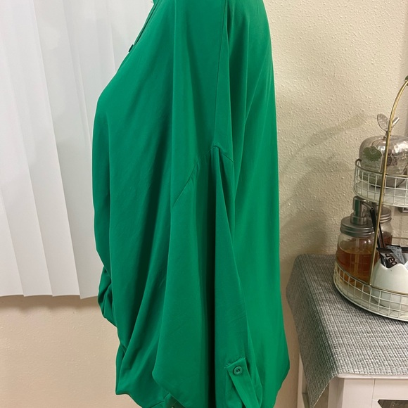 BLOUSE GREE OVERSIZE SMALL . New with no tag. - Picture 12 of 14